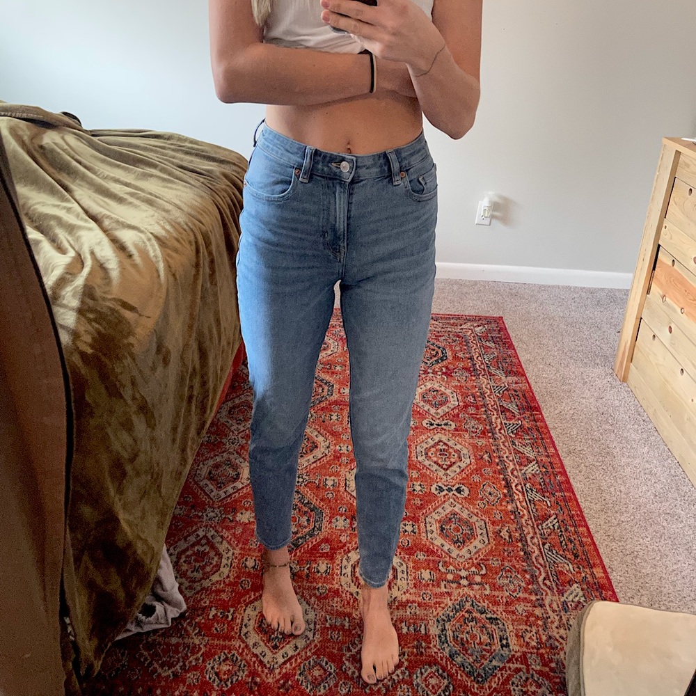 American eagle MOM jeans